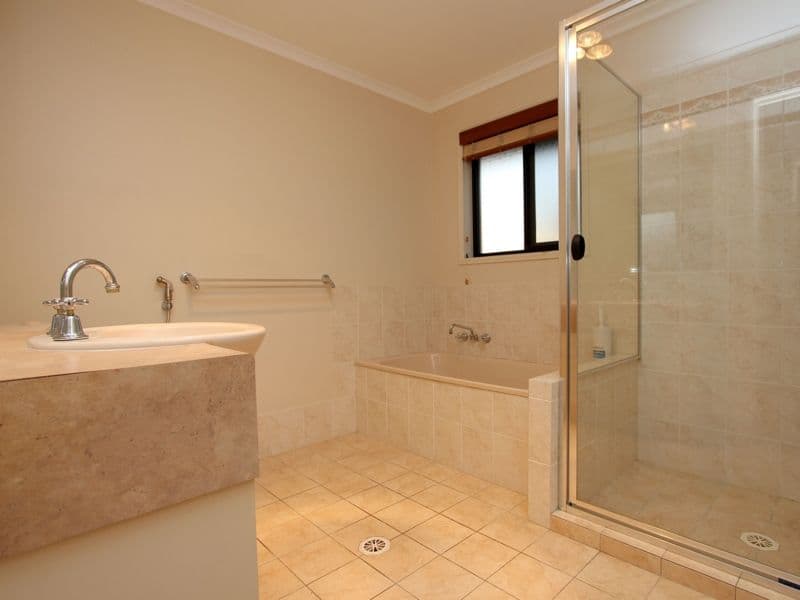 37 Regatta Avenue, OXENFORD QLD 4210, Oxenford - Thumbnail 5