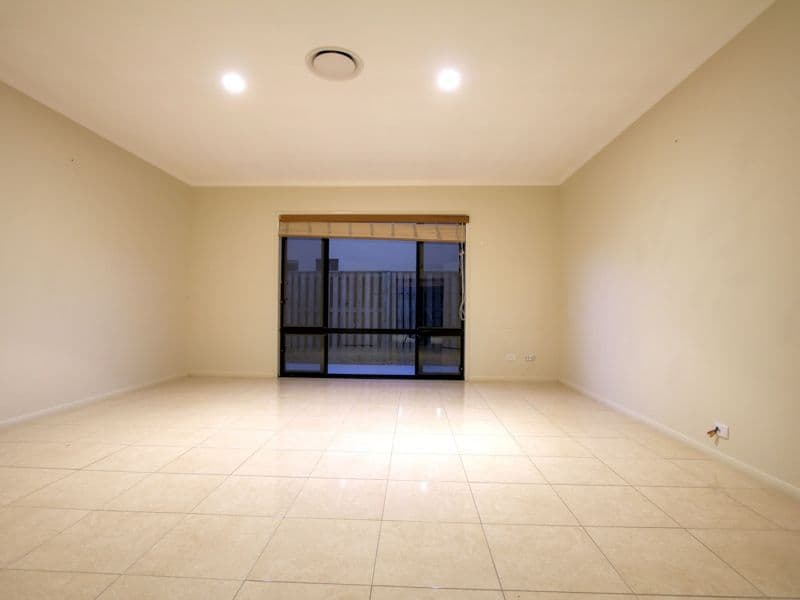37 Regatta Avenue, OXENFORD QLD 4210, Oxenford - Thumbnail 6