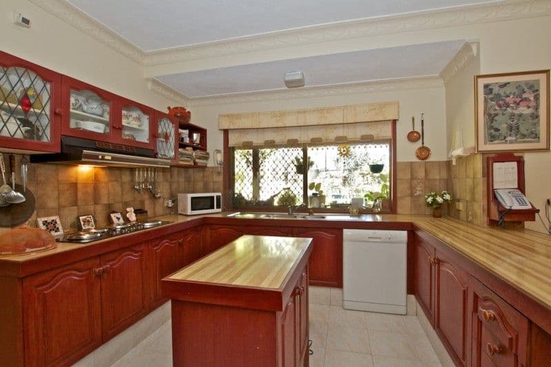 8 California Drive, OXENFORD QLD 4210, Oxenford - Thumbnail 2