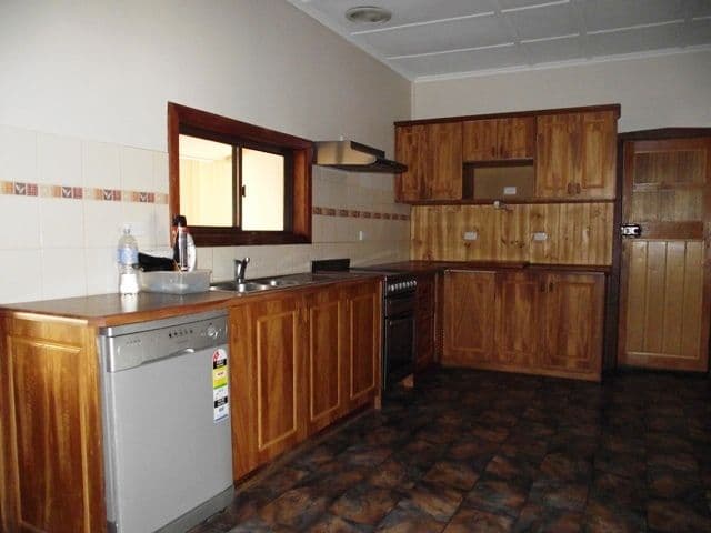 2 Dartmouth Street, PORT AUGUSTA SA 5700, Port Augusta - Thumbnail 2