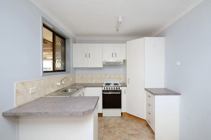 8 Coonawarra Court, WILSONTON HEIGHTS QLD 4350, Wilsonton Heights - Thumbnail 2
