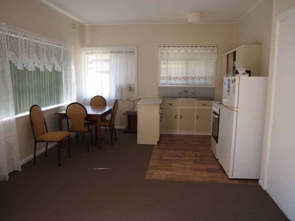 7 Harding Avenue, CONDOBOLIN NSW 2877, Condobolin - Thumbnail 2
