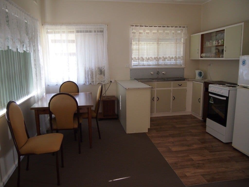 7 Harding Avenue, CONDOBOLIN NSW 2877, Condobolin - Thumbnail 6