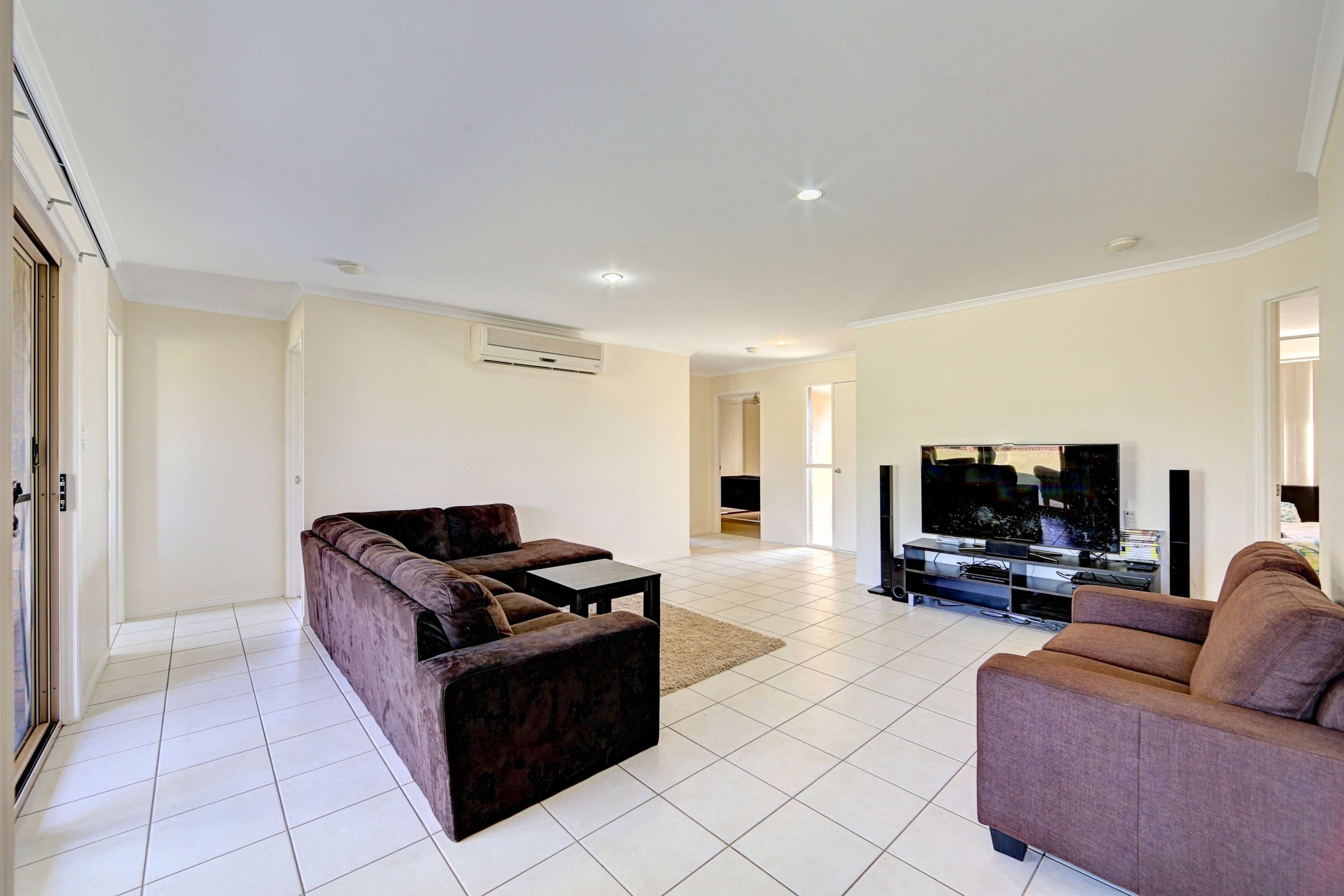 50 ROBINA Drive, AVOCA QLD 4670, Avoca - Thumbnail 2