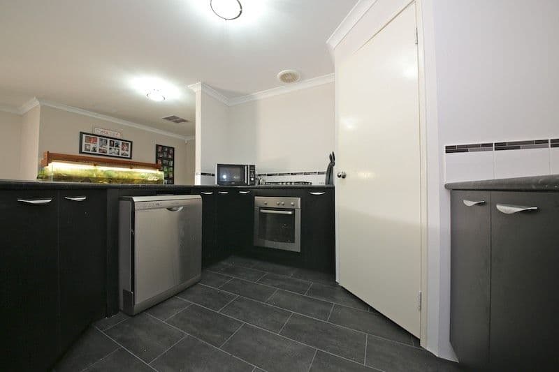 6 Aston Chase, AVELEY WA 6069, Aveley - Thumbnail 3