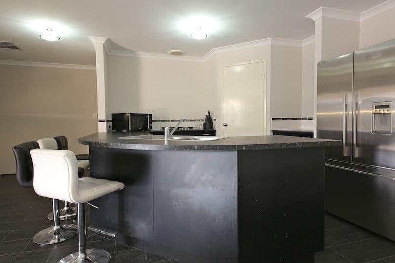 6 Aston Chase, AVELEY WA 6069, Aveley - Thumbnail 4