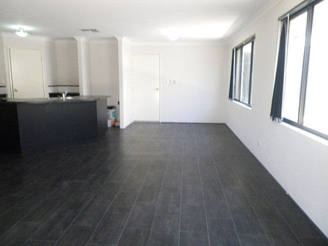 6 Aston Chase, AVELEY WA 6069, Aveley - Thumbnail 5