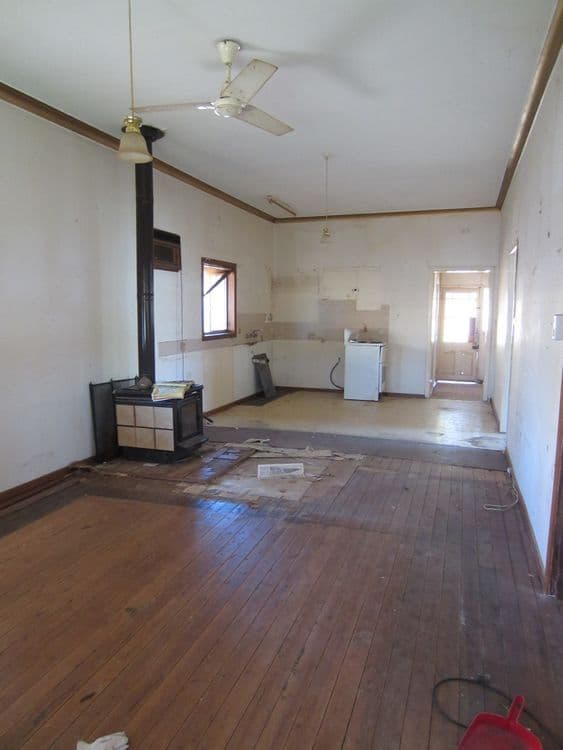 8 Old Cootamundra Road, TEMORA NSW 2666, Temora - Thumbnail 2