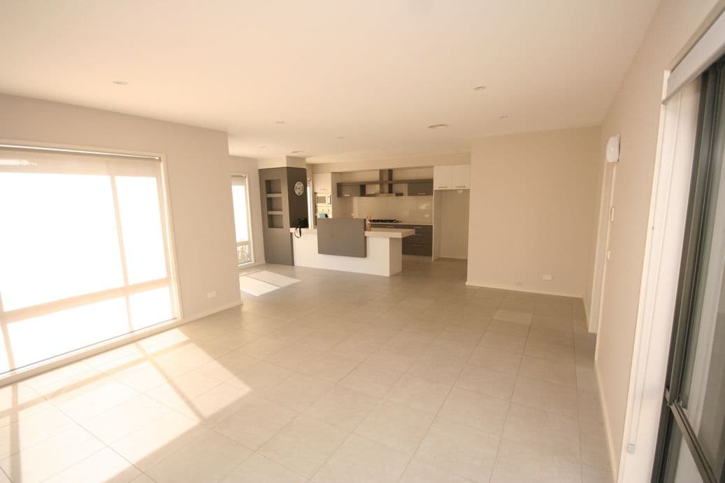 2 Goolara Place, JERRABOMBERRA NSW 2619, Jerrabomberra - Thumbnail 3