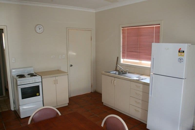 2/15 Sunter Place, DENHAM WA 6537, Denham - Thumbnail 2