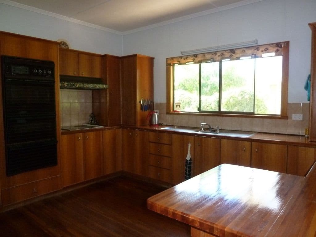157 Kingfisher Street, LONGREACH QLD 4730, Longreach - Thumbnail 3