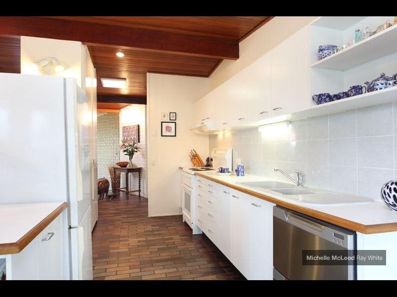 24 Ludlow Street, CHAPEL HILL QLD 4069, Chapel Hill - Thumbnail 6