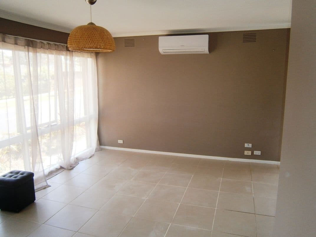 2 Gorae Court, WESTMEADOWS VIC 3049, Westmeadows - Thumbnail 2