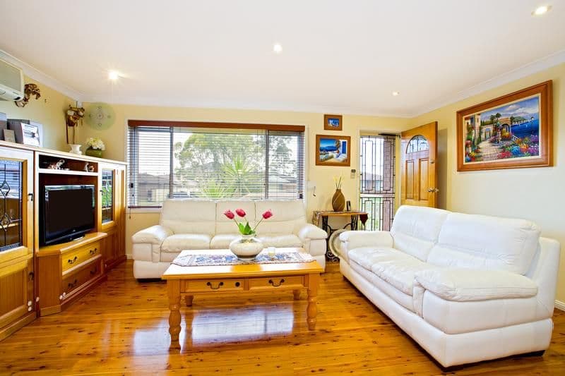 21 Glenfern Crescent, BOSSLEY PARK NSW 2176, Bossley Park - Thumbnail 2