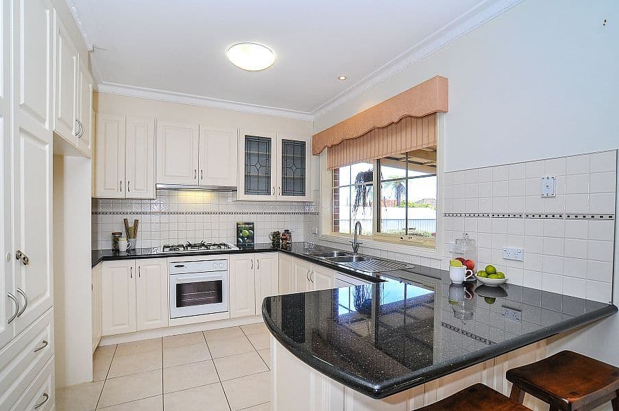 702 Whitehorse Road, MITCHAM VIC 3132, Mitcham - Thumbnail 2