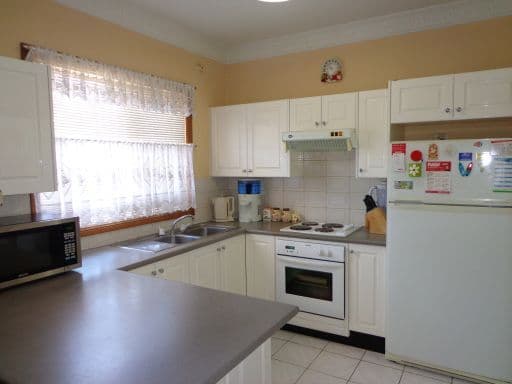 14 Henry Kendall Avenue, PADSTOW HEIGHTS NSW 2211, Padstow Heights - Thumbnail 4