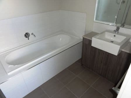 18 MANDREL Drive, WILLIAMS LANDING VIC 3027, Williams Landing - Thumbnail 2