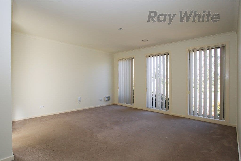 15 Ramson Street, POINT COOK VIC 3030, Point Cook - Thumbnail 2