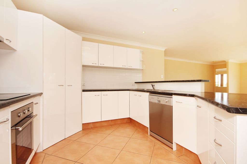 25 Armstrong Way, HIGHLAND PARK QLD 4211, Highland Park - Thumbnail 4