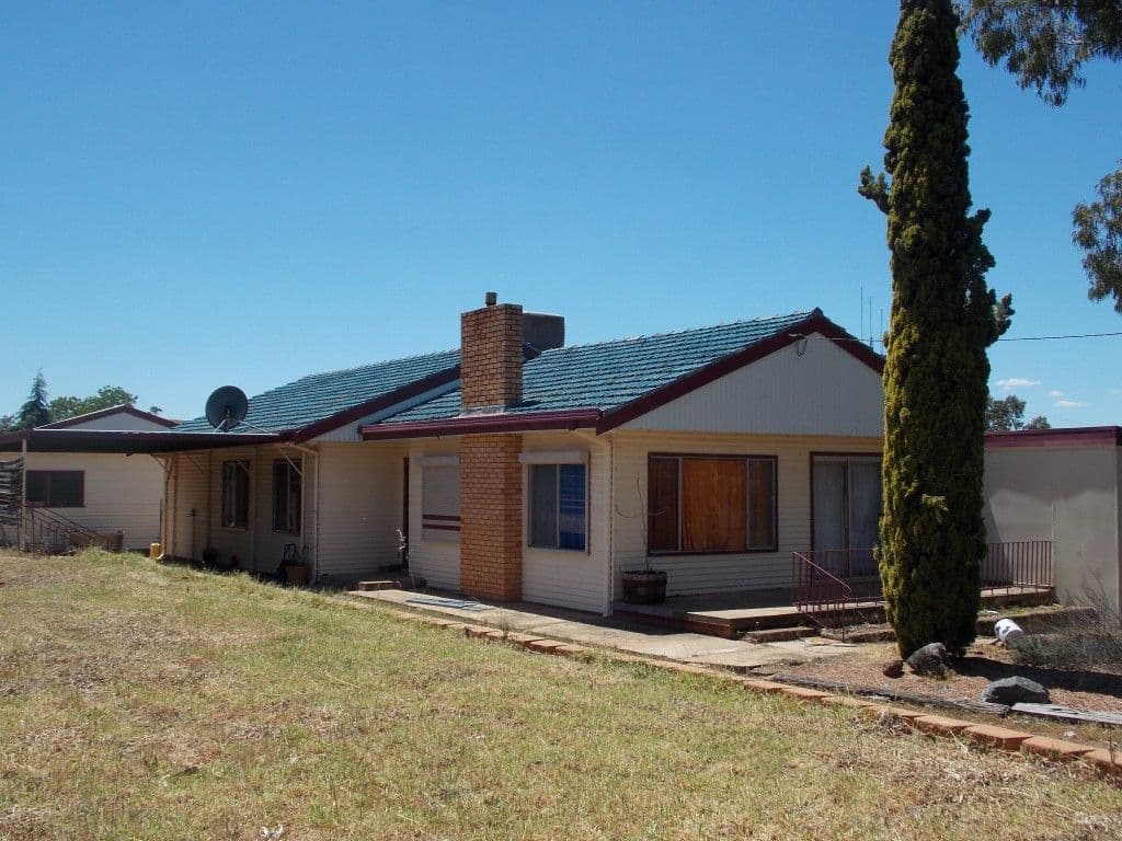 28 Barton Street, PARKES NSW 2870, Parkes - Image 1