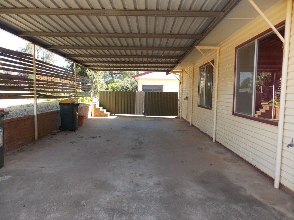 28 Barton Street, PARKES NSW 2870, Parkes - Thumbnail 4
