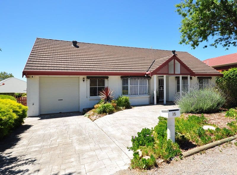16 Chapman Avenue, MCLAREN VALE SA 5171, McLaren Vale - Image 1