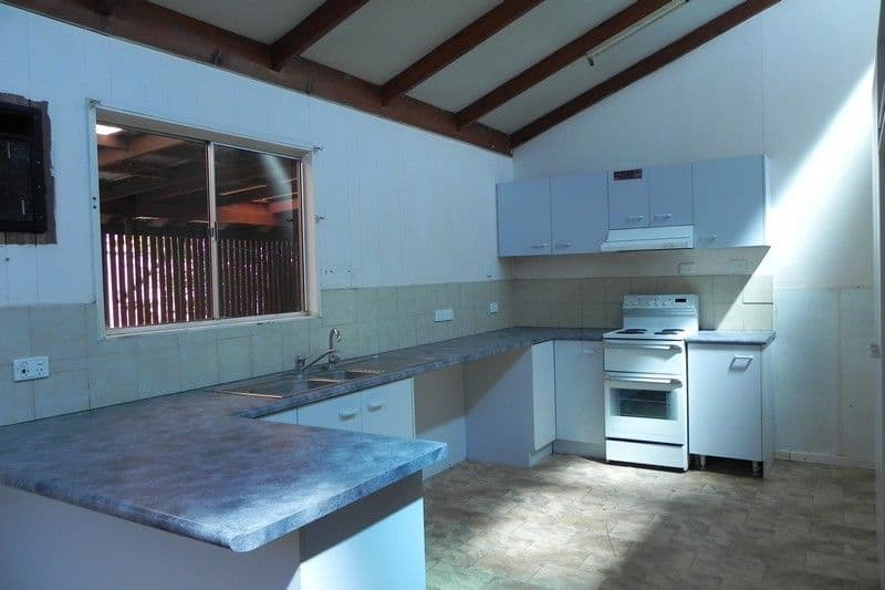 12 Edward, PITTSWORTH QLD 4356, Pittsworth - Thumbnail 5