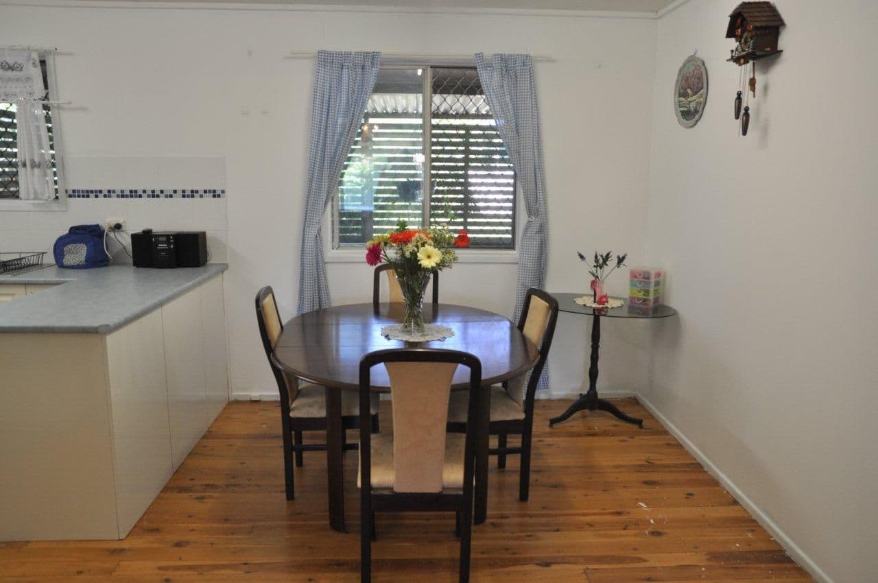 27 Challenor Street, ROCKVILLE QLD 4350, Rockville - Thumbnail 4