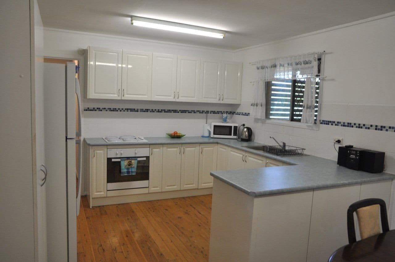 27 Challenor Street, ROCKVILLE QLD 4350, Rockville - Thumbnail 3
