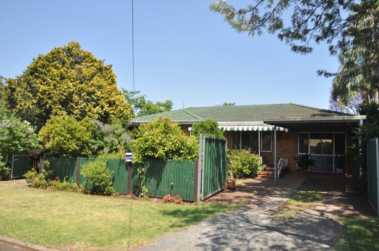 27 Challenor Street, ROCKVILLE QLD 4350, Rockville - Image 1