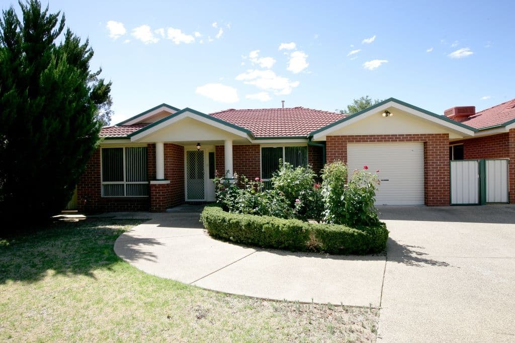 418 Lake Albert Road, KOORINGAL NSW 2650, Kooringal - Image 1