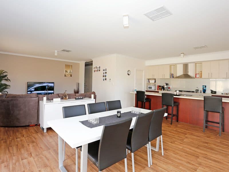 6 Blackstock Street, HAMMOND PARK WA 6164, Hammond Park - Thumbnail 2