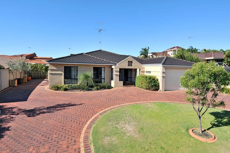 24 Oaklands Avenue, HALLS HEAD WA 6210, Halls Head - Image 1