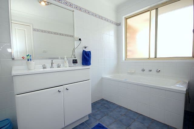 64 Larien Crescent, BIRRONG NSW 2143, Birrong - Thumbnail 6
