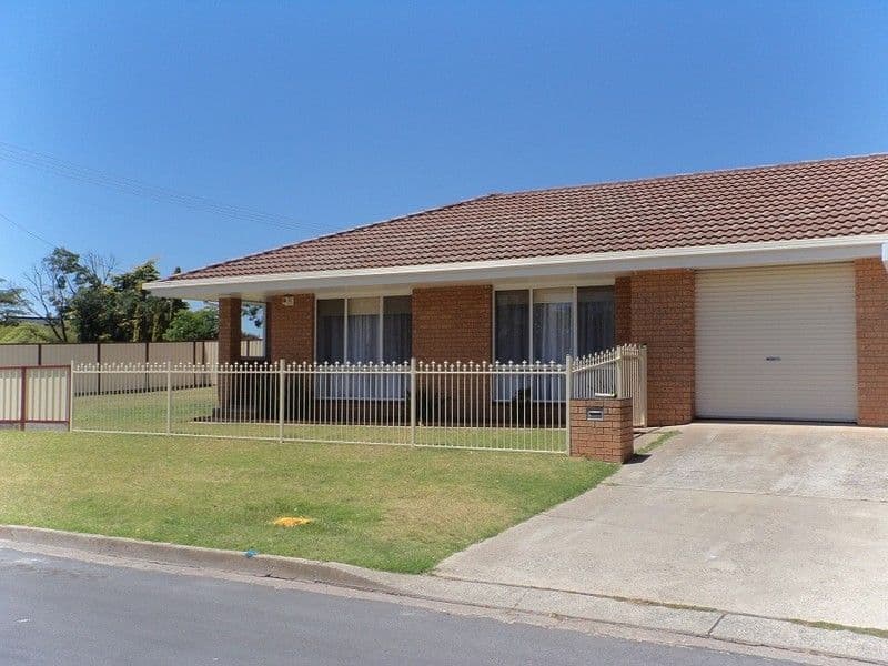 1/2  Garfield Avenue, GOULBURN NSW 2580, Goulburn - Image 1