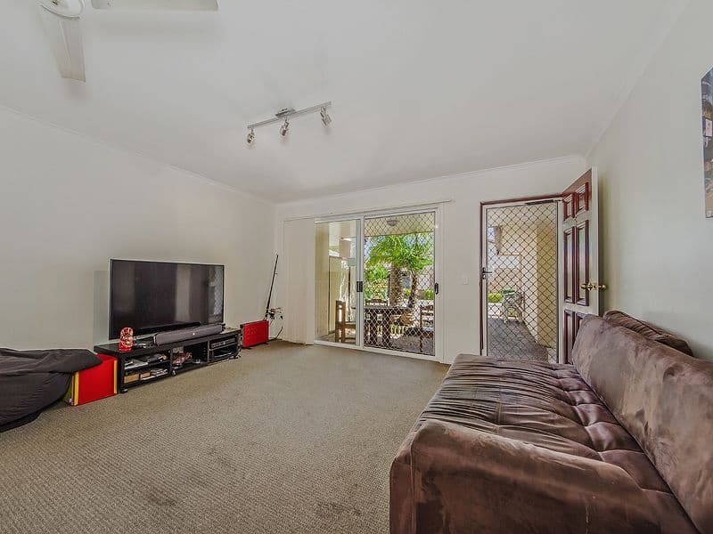 128 Benowa Road, SOUTHPORT QLD 4215, Southport - Thumbnail 2
