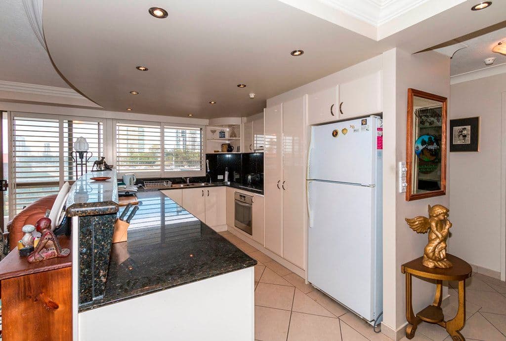 9 'Kings Row South' 18 Commodore Drive, SURFERS PARADISE QLD 4217, Surfers Paradise - Thumbnail 5
