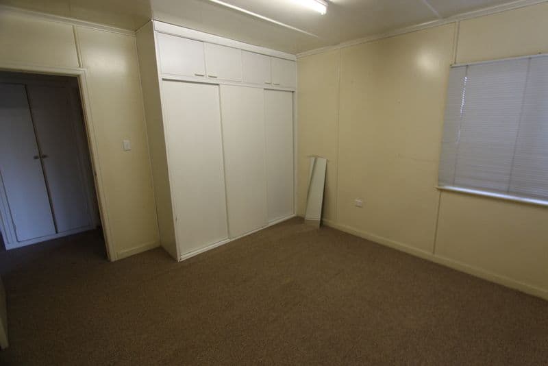 62 Parry Street, CHARLEVILLE QLD 4470, Charleville - Thumbnail 4