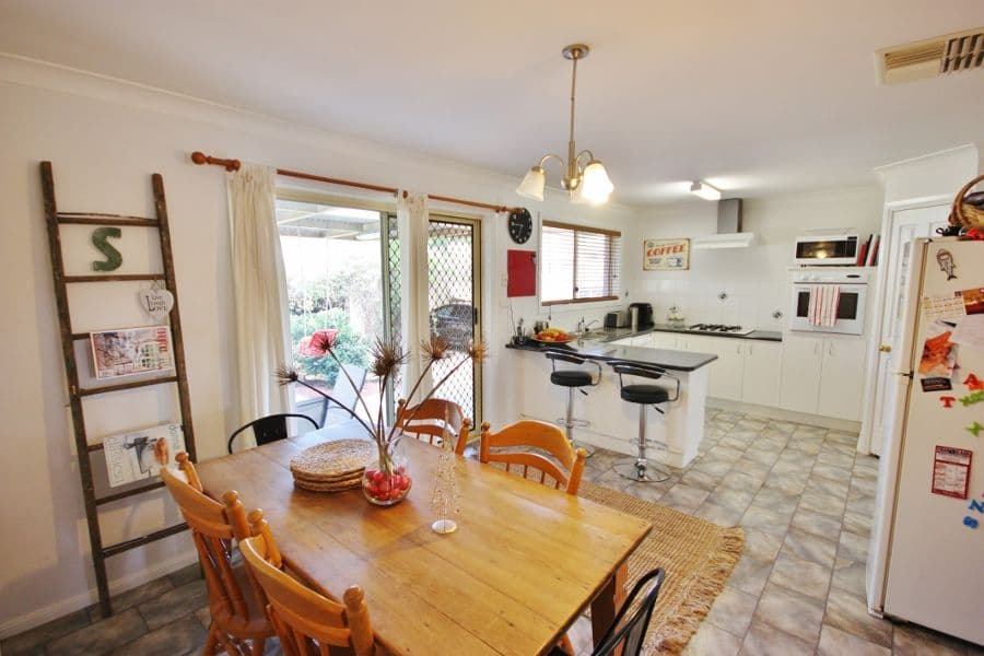 17 Petticoat Lane, YOUNG NSW 2594, Young - Thumbnail 4