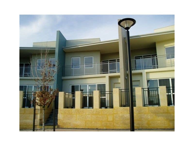8/10  Pavonia Link, CLARKSON WA 6030, Clarkson - Image 1