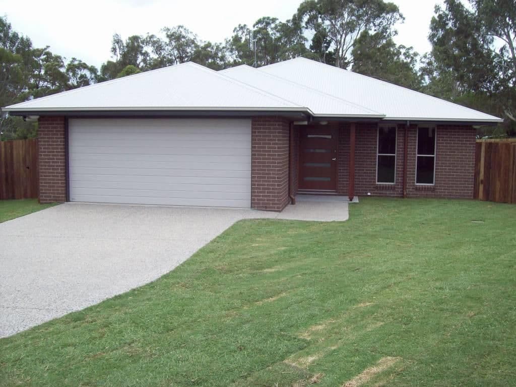 22 Samuel Avenue, CROWS NEST QLD 4355, Crows Nest - Image 1