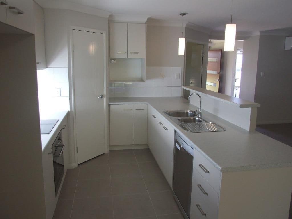 22 Samuel Avenue, CROWS NEST QLD 4355, Crows Nest - Thumbnail 5
