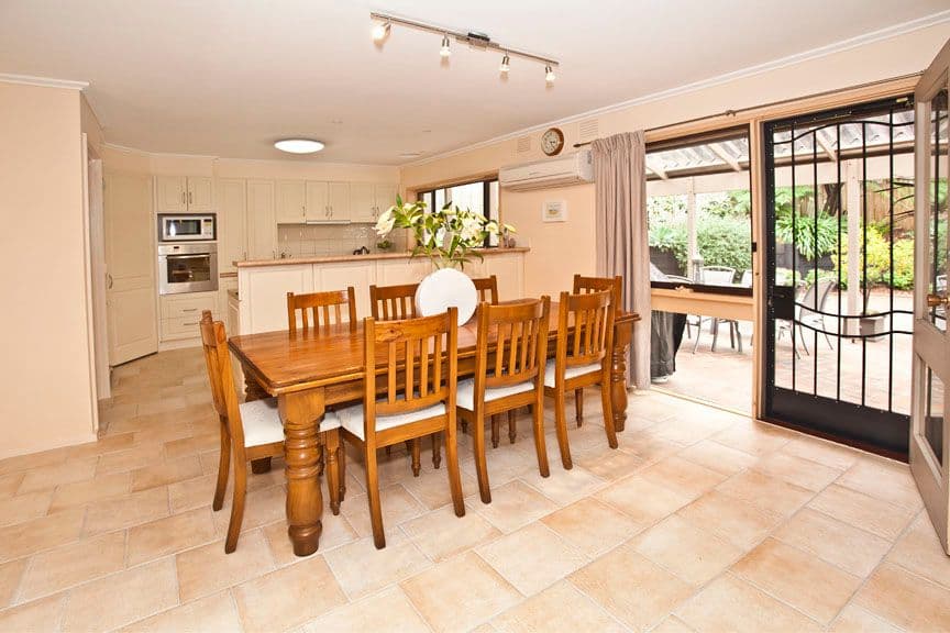 3 Colonial Close, WHEELERS HILL VIC 3150, Wheelers Hill - Thumbnail 2
