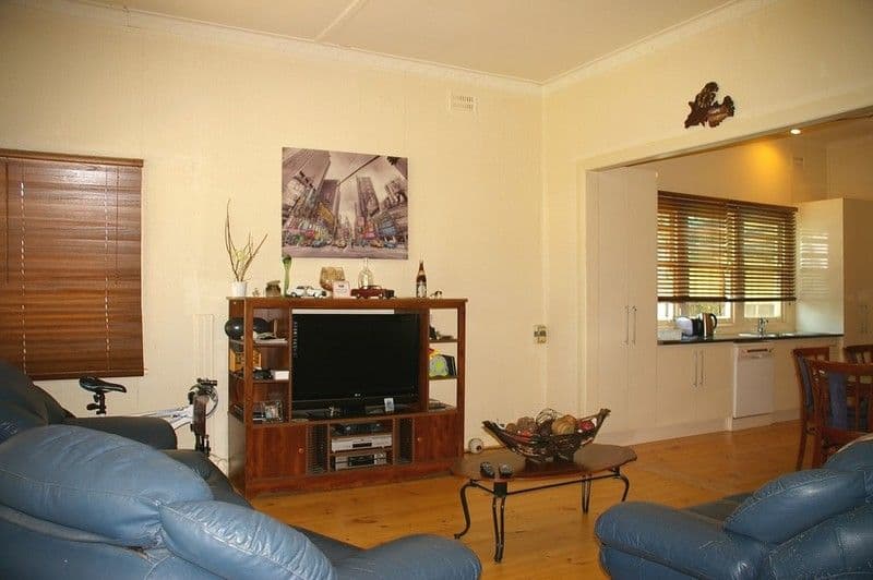84 Twentieth Street, RENMARK SA 5341, Renmark - Thumbnail 3
