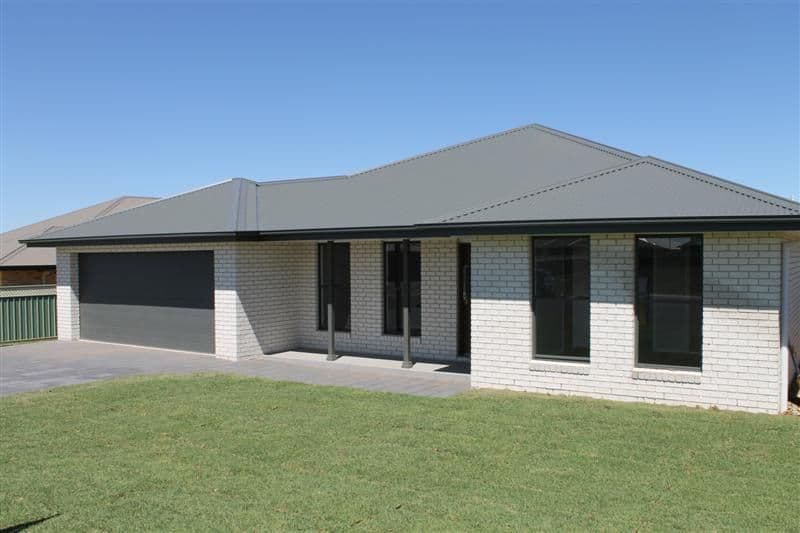 33 Holmwood Drive, DUBBO NSW 2830, Dubbo - Image 1