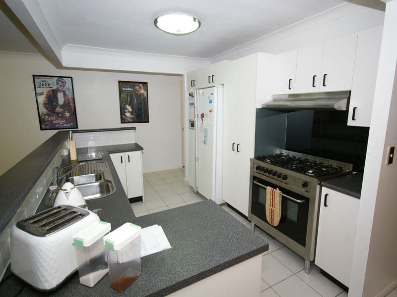 27 Falvey Crescent, GOODNA QLD 4300, Goodna - Thumbnail 7