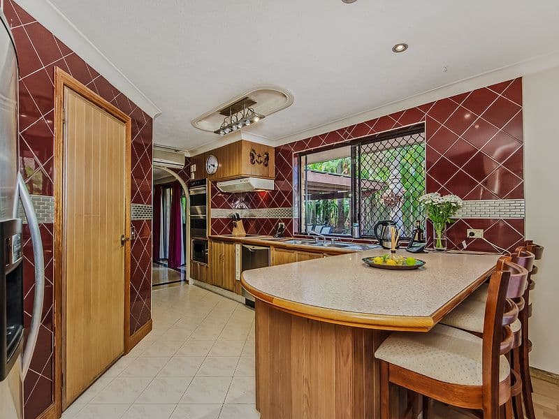 12 Redleaf Court, BURLEIGH WATERS QLD 4220, Burleigh Waters - Thumbnail 3