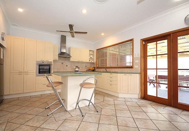 10 Faith Court, GEORGES HALL NSW 2198, Georges Hall - Thumbnail 3
