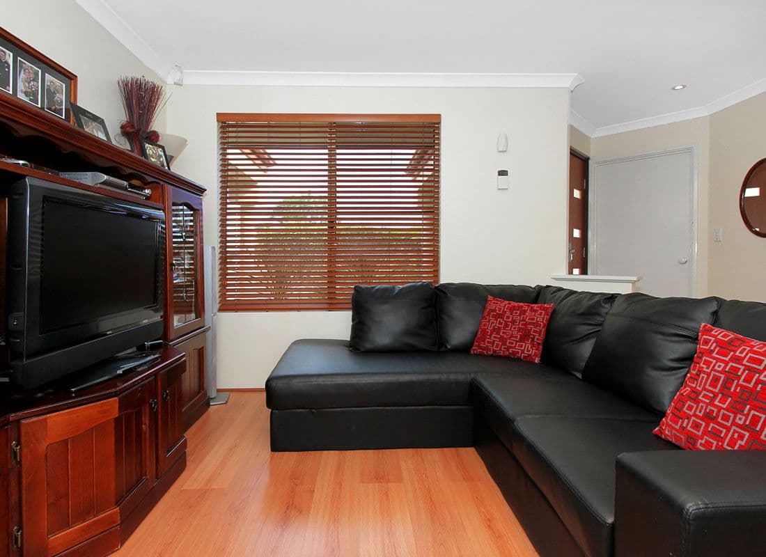 53 Parella Court, BENNETT SPRINGS WA 6063, Bennett Springs - Thumbnail 2