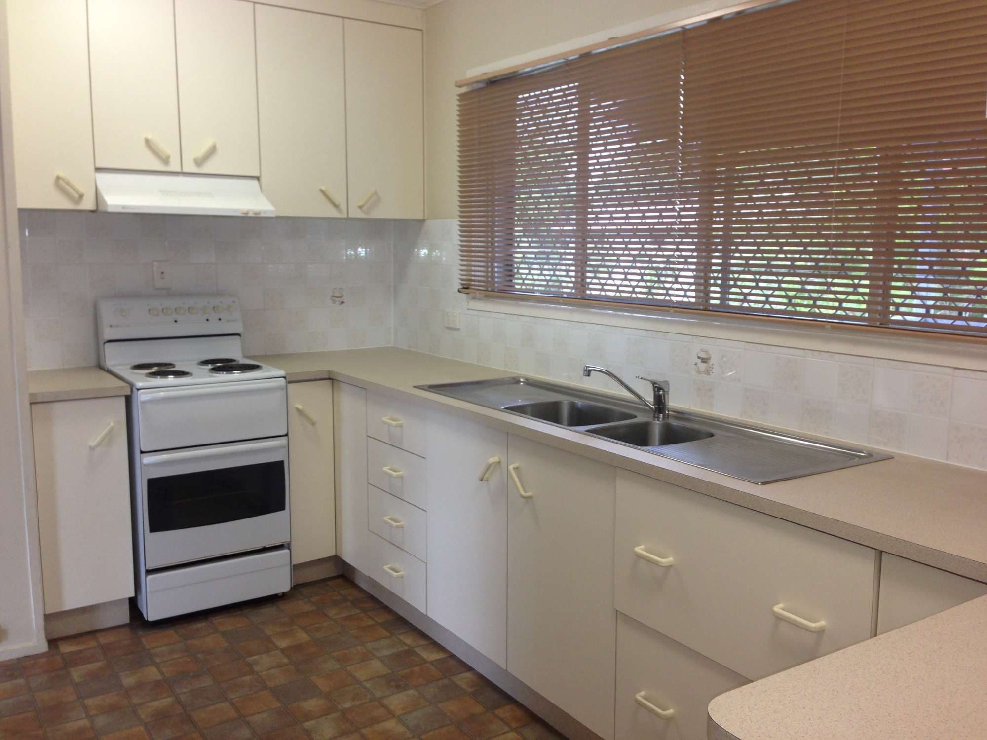 37 Dimmock Street, HEATLEY QLD 4814, Heatley - Thumbnail 2
